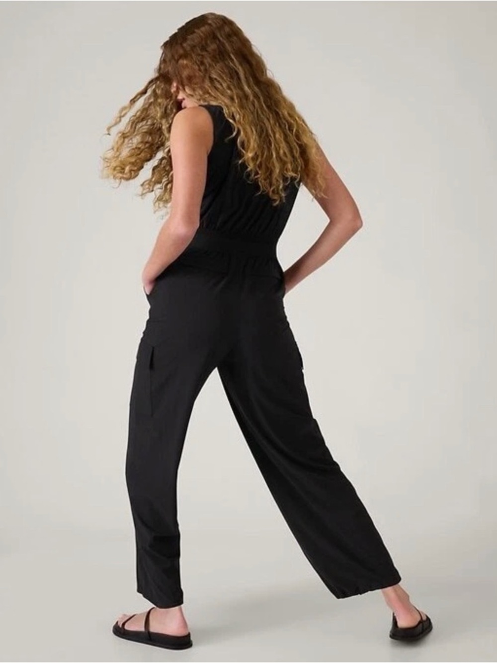 ATHLETA Brooklyn Utility Jumpsuit Black Size 8P EUC Sleeveless Cargo Stretch - Picture 3 of 9